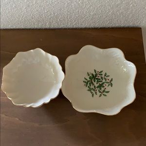 Lenox Holiday gold lined bowls